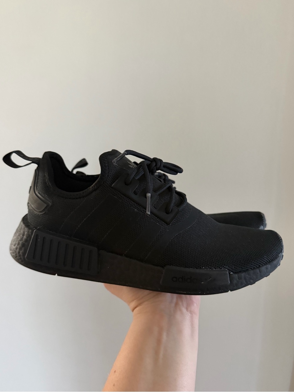Adidas Sneakers Women’s size 7 - Black